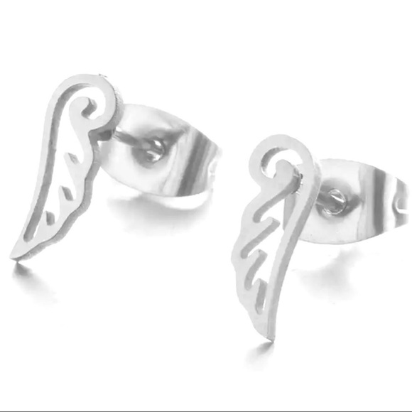 🌵4/$30 New Angel Wing Stud Earrings - Picture 3 of 3